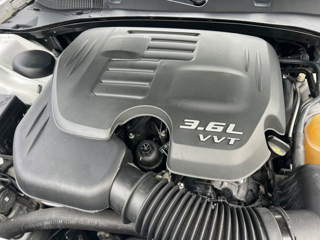 Used 2017 Dodge Charger SXT w/ Premium Group image 39