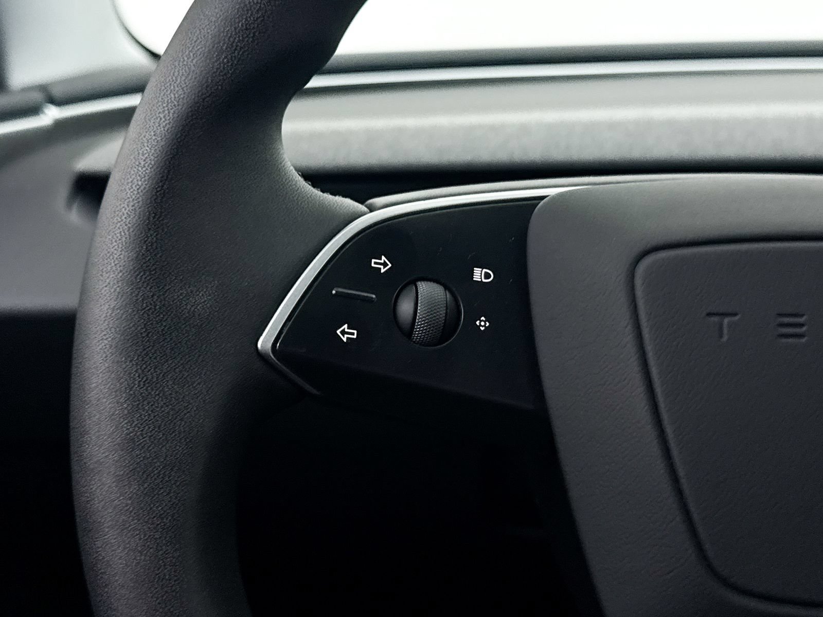 Used 2025 Tesla Model 3 Long Range RWD image 37
