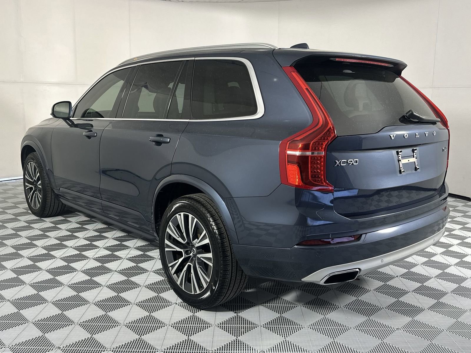 Used 2020 Volvo XC90 T6 Momentum AWD/4WD image 6