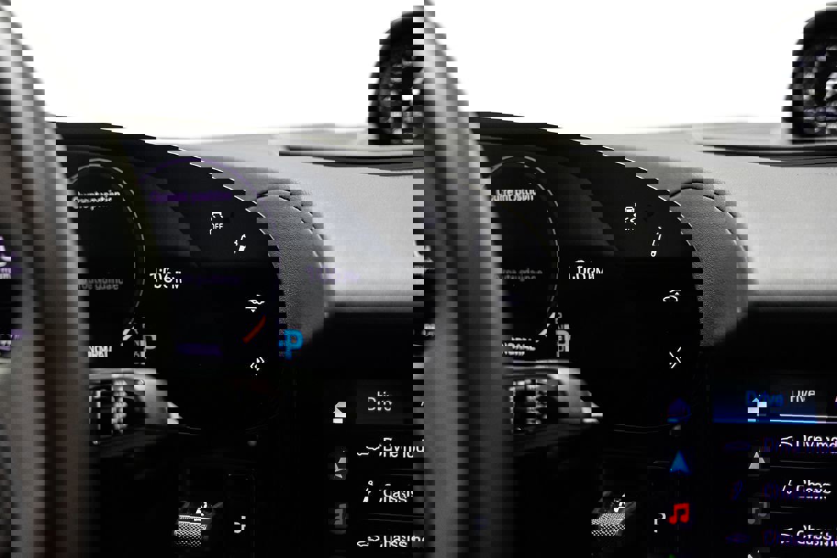 Used 2021 Porsche Taycan 4S w/ Premium Package image 24