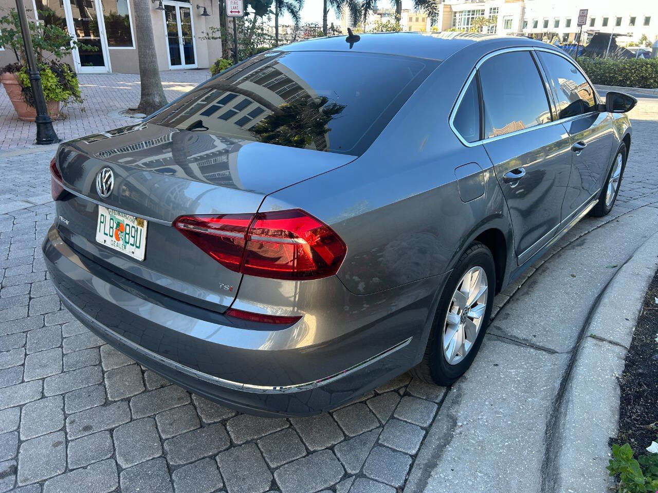 Used 2017 Volkswagen Passat 1.8T S image 6