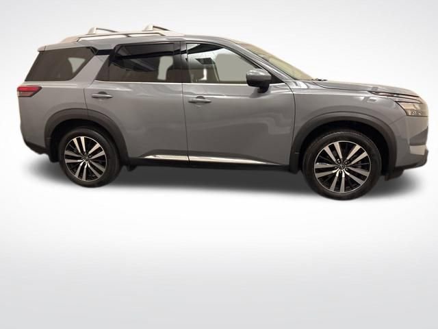 Used 2025 Nissan Pathfinder Platinum AWD/4WD image 4