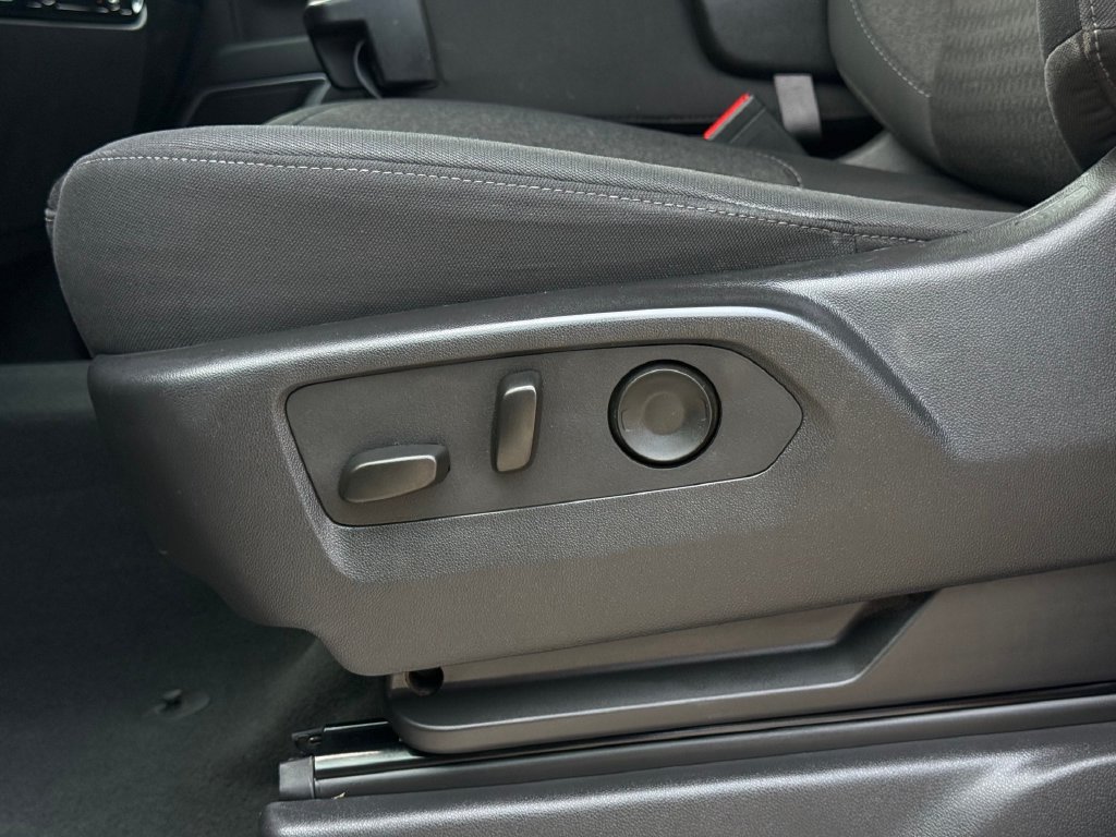 Used 2025 Chevrolet Silverado 3500 LT w/ Safety Package AWD/4WD image 8