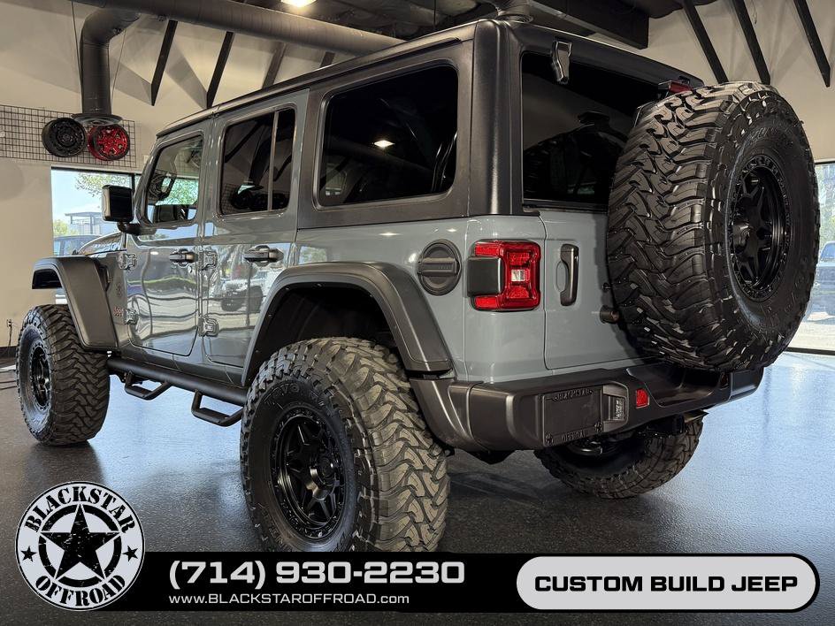 Used 2025 Jeep Wrangler Unlimited Rubicon w/ Convenience Group AWD/4WD image 9