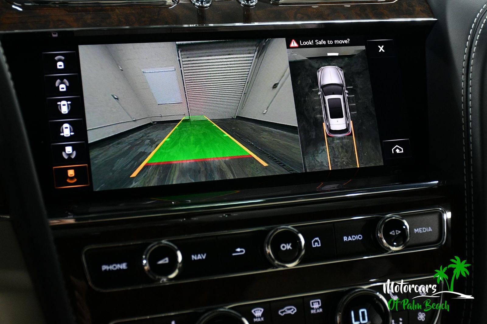 Used 2023 Bentley Bentayga AWD/4WD image 51
