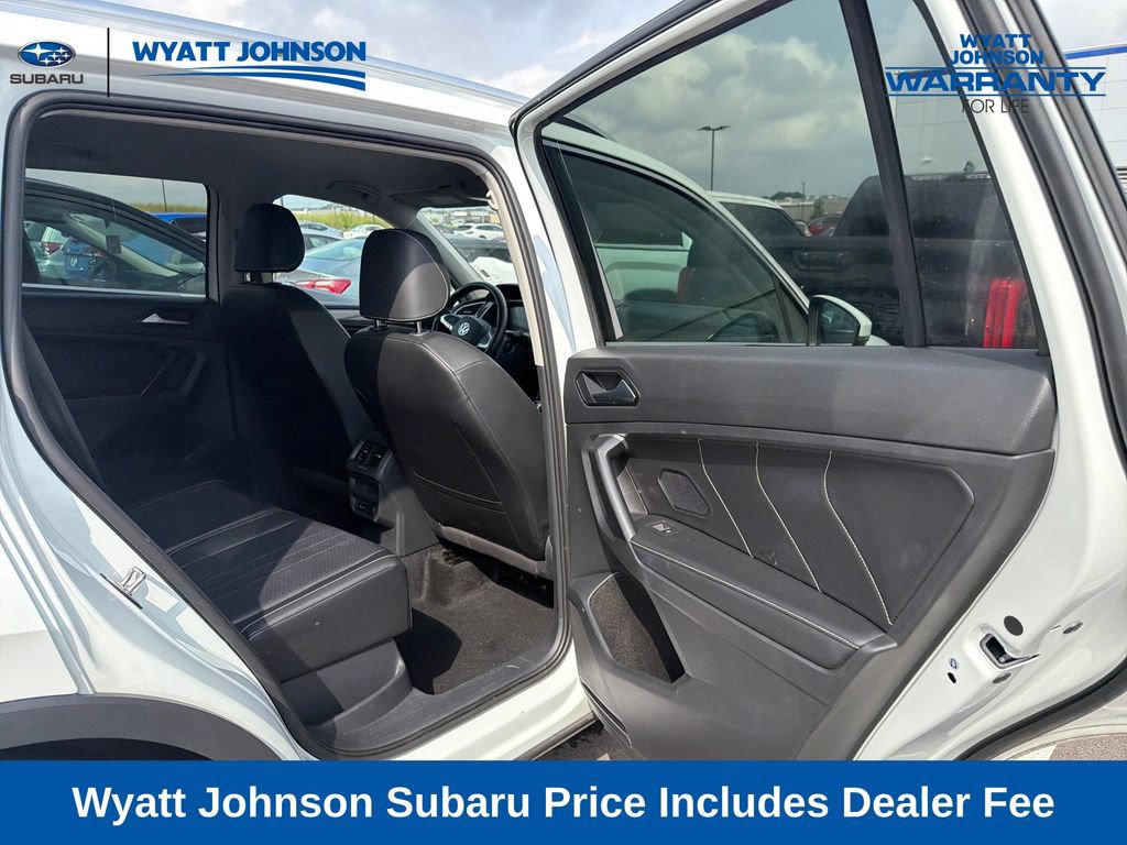 Used 2024 Volkswagen Tiguan SE AWD/4WD image 30