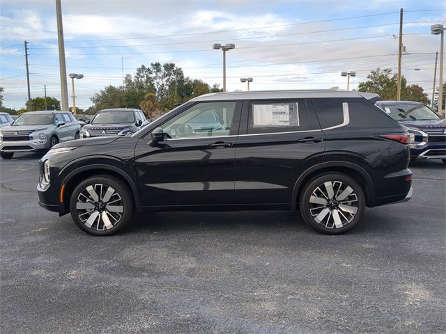 New 2025 Mitsubishi Outlander AWD image 3