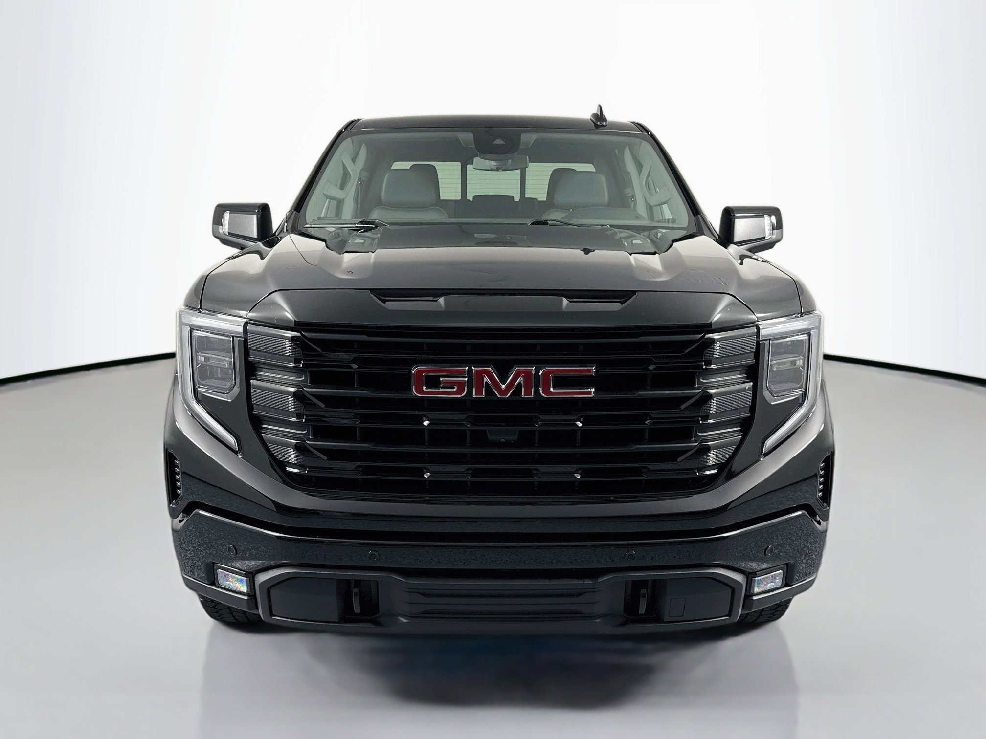 Used 2025 GMC Sierra 1500 Elevation w/ Elevation Premium Package AWD/4WD image 2