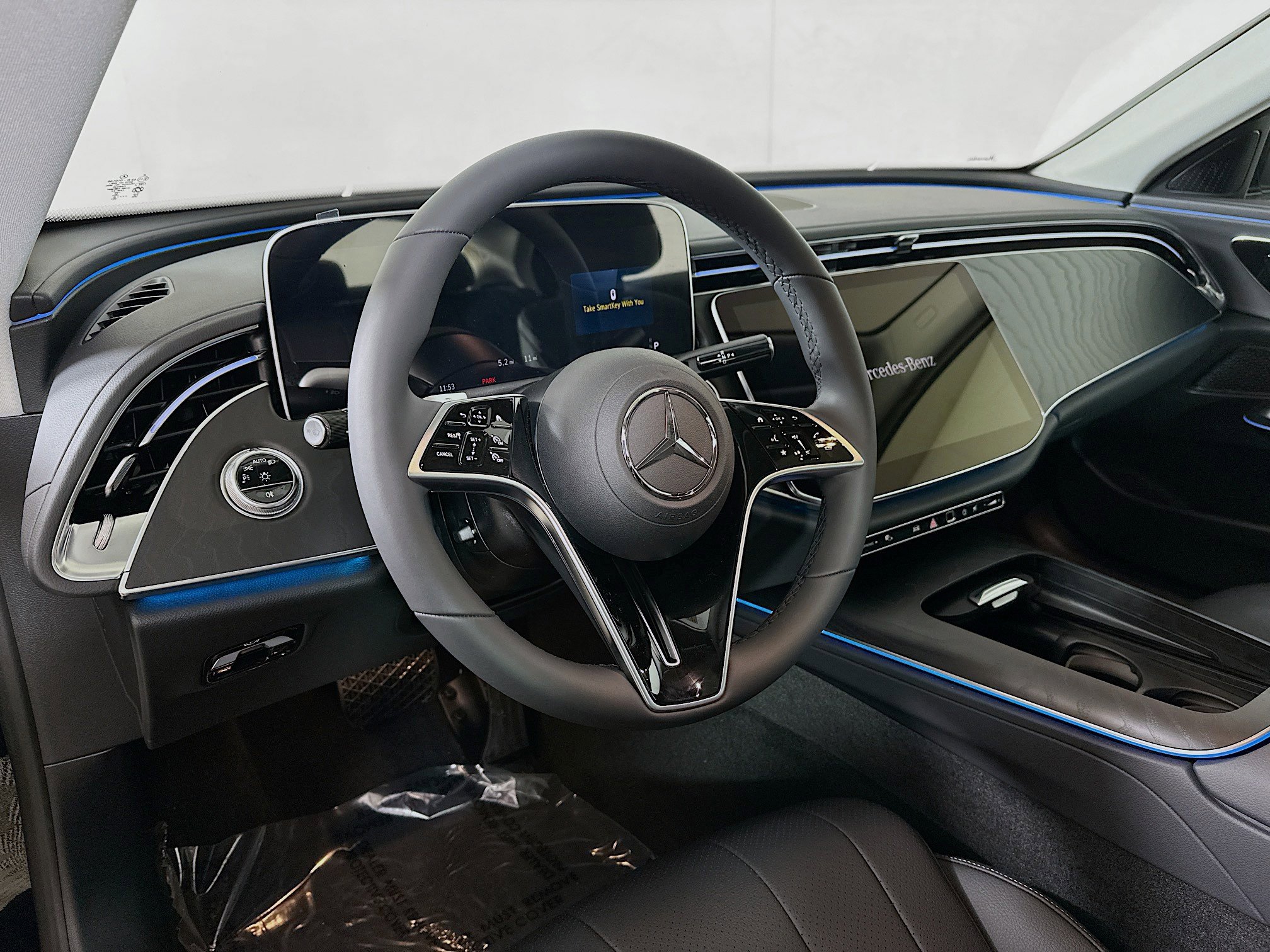 New 2025 Mercedes-Benz E 450 4MATIC Sedan image 9