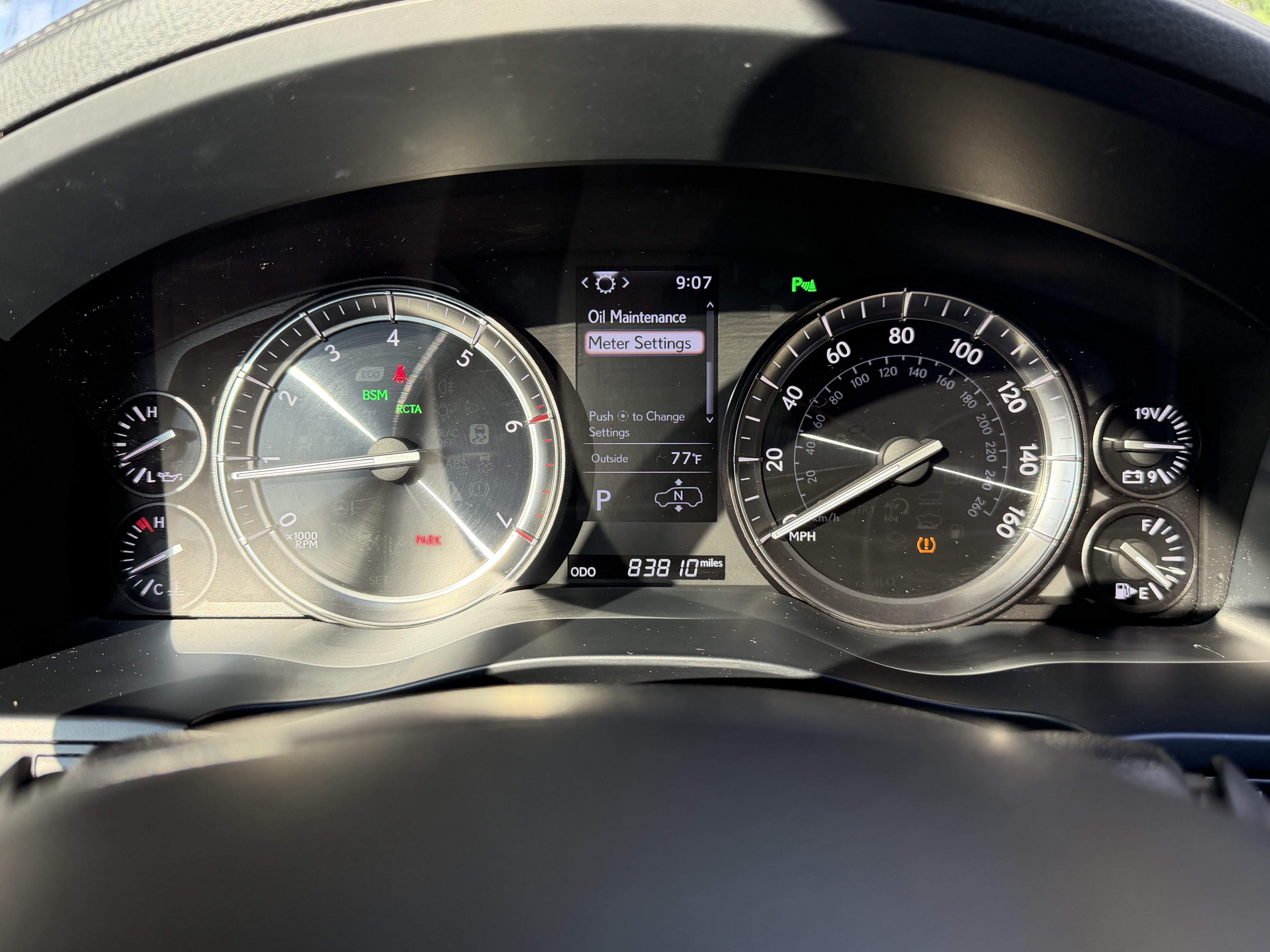 Used 2020 Lexus LX 570 4WD w/ Luxury Package image 22