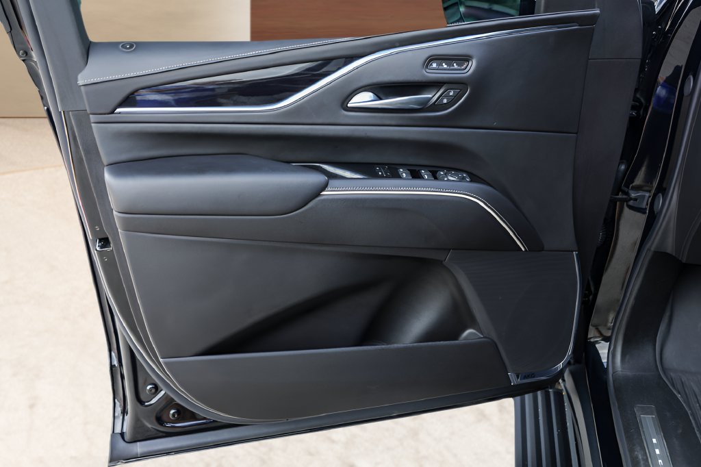 Certified 2024 Cadillac Escalade V AWD/4WD image 24