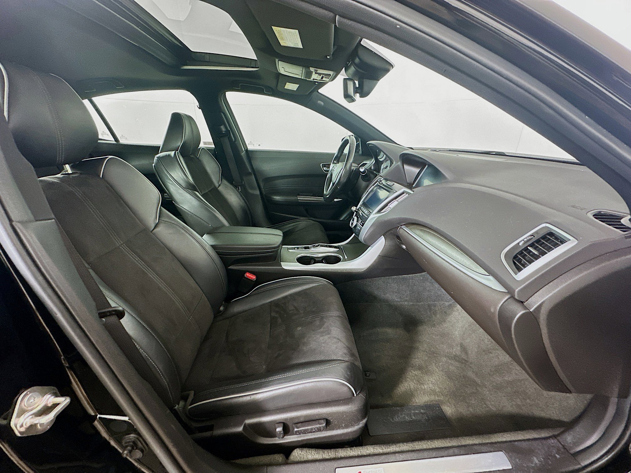 Used 2018 Acura TLX V6 w/ Technology & A-SPEC Pkg image 31