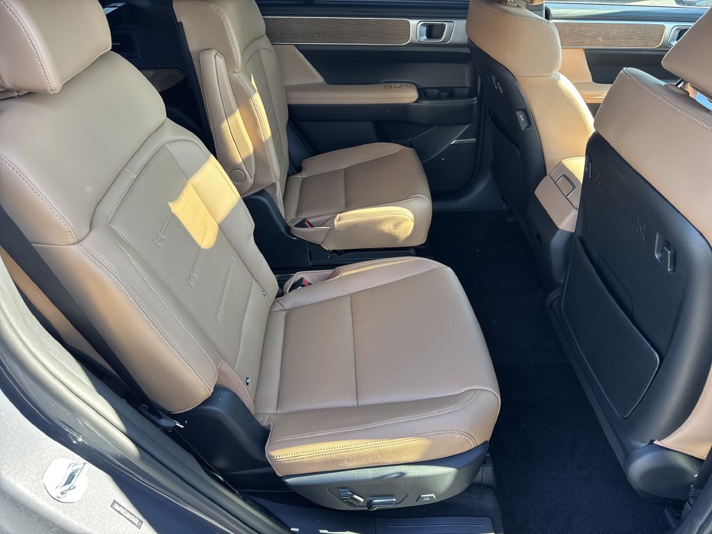 New 2027 Hyundai Santa Fe Limited FWD image 15
