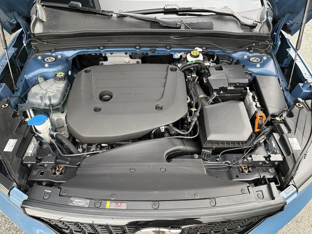 Certified 2024 Volvo XC40 B5 Plus w/ Climate Package AWD/4WD image 14