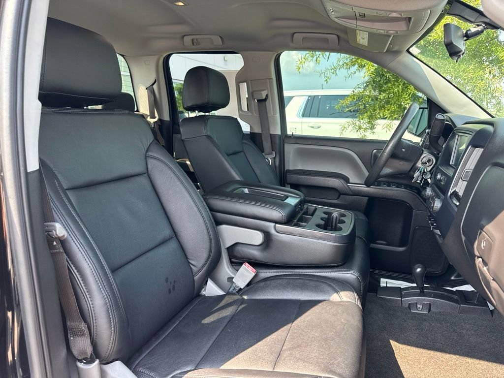 Used 2018 Chevrolet Silverado 1500 Custom w/ Custom Value Package AWD/4WD image 16