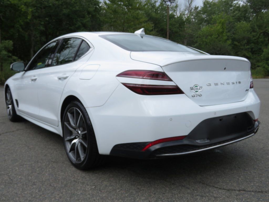 Used 2022 Genesis G70 2.0T w/ Prestige Package image 10