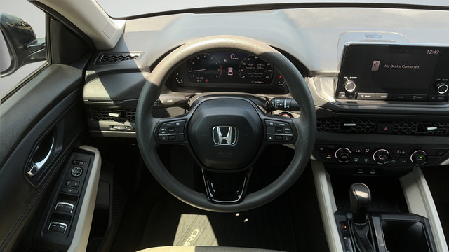 Used 2025 Honda Accord SE image 10