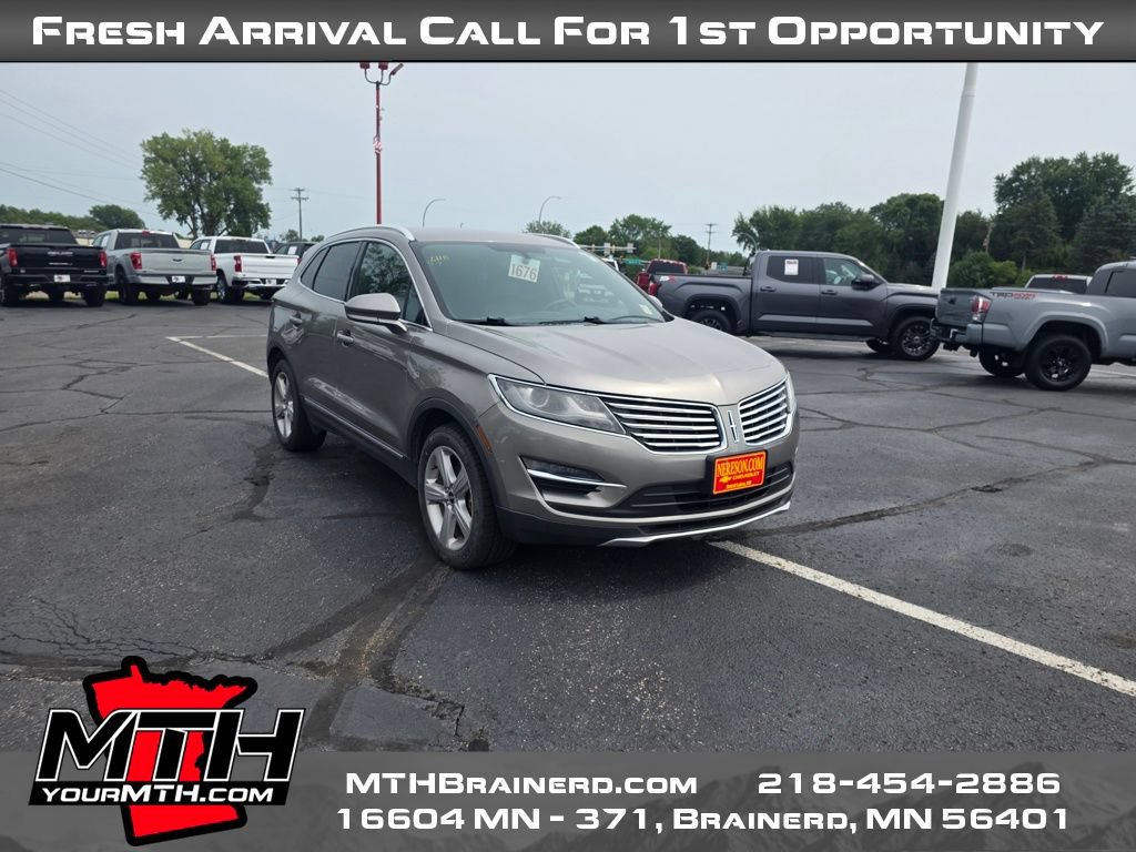 Used 2017 Lincoln MKC Premiere AWD/4WD image 2