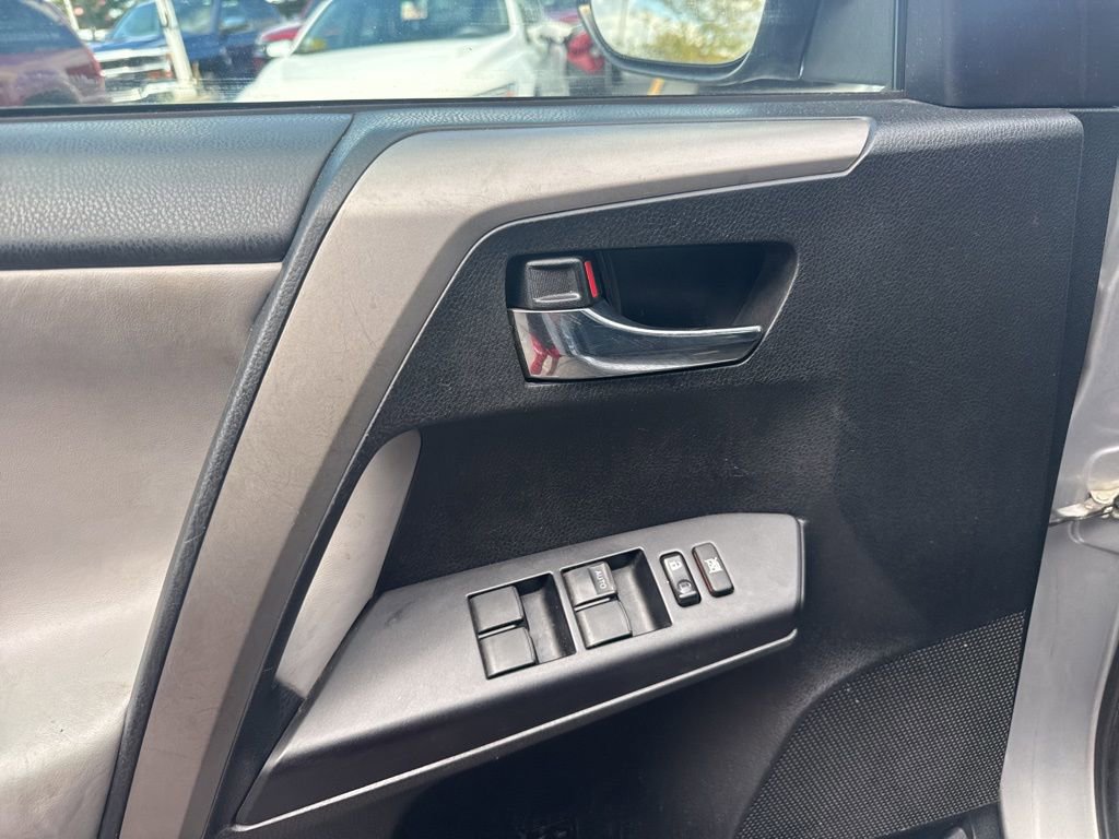 Used 2017 Toyota RAV4 XLE image 24