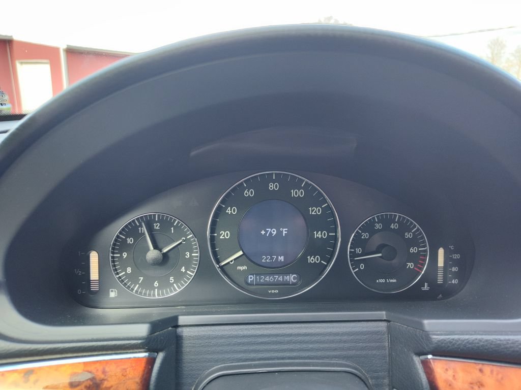 Used 2006 Mercedes-Benz E 350 4MATIC Sedan image 7