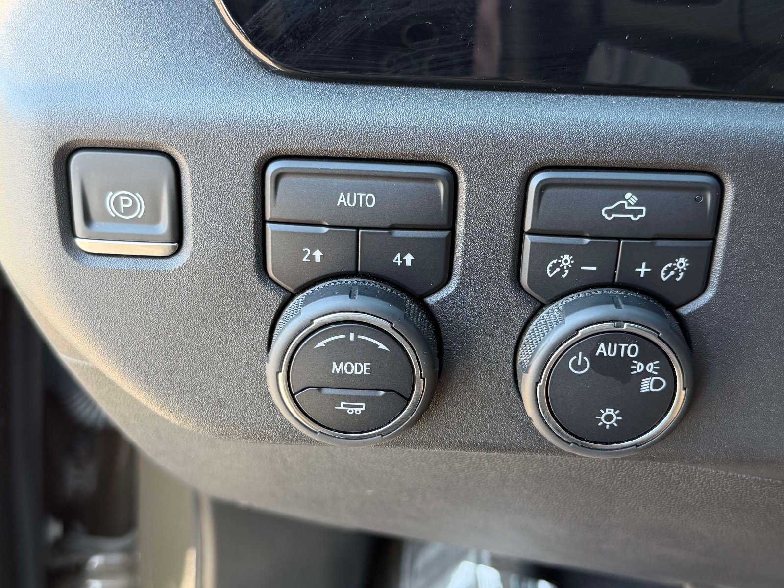 Used 2023 Chevrolet Silverado 1500 LT AWD/4WD image 20