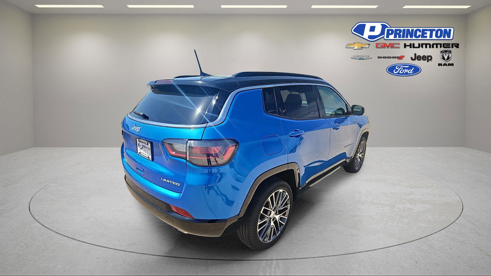 Used 2022 Jeep Compass Limited w/ Elite Group AWD/4WD image 7