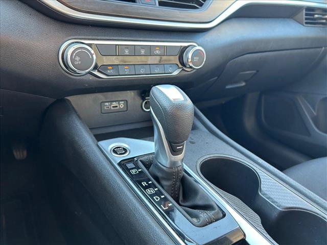 Used 2025 Nissan Altima 2.5 SV FWD image 11