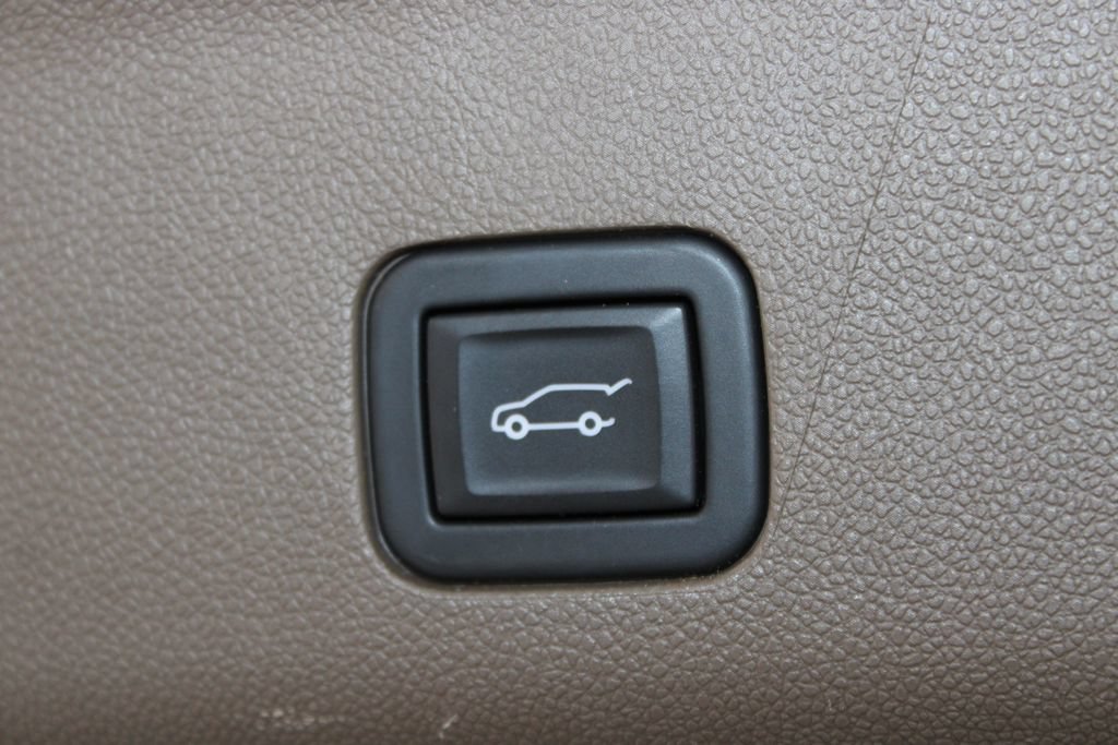 Used 2024 GMC Yukon XL Denali w/ Max Trailering Package RWD image 17