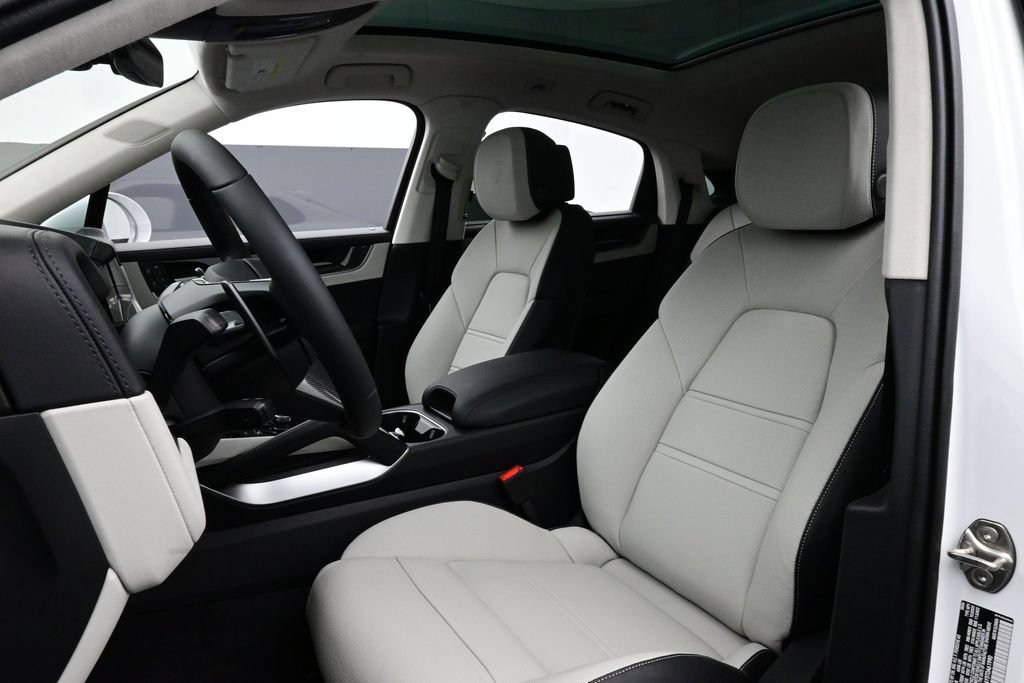 New 2026 Porsche Cayenne GTS AWD/4WD image 5