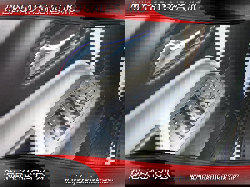 Used 2018 Chevrolet Equinox LS image 3