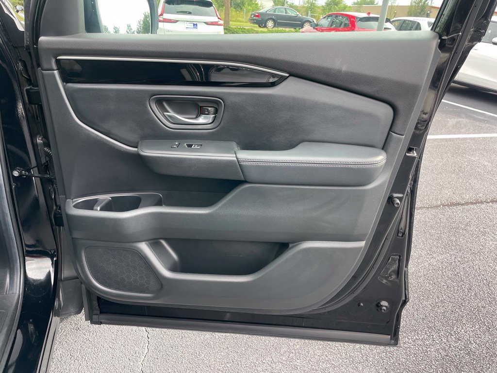 Certified 2025 Honda Pilot Touring image 29