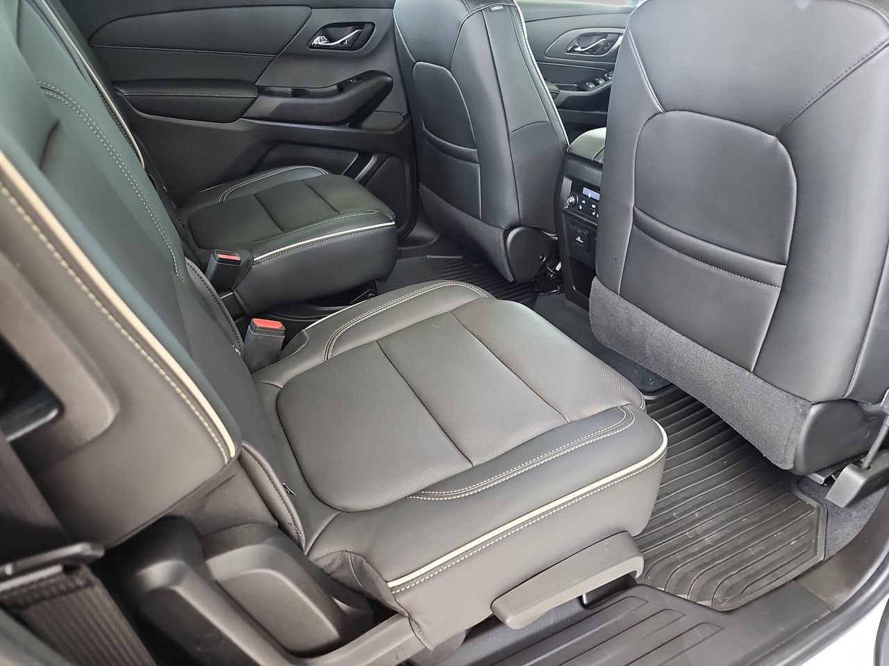 Certified 2023 Chevrolet Traverse Premier w/ Redline Edition image 14