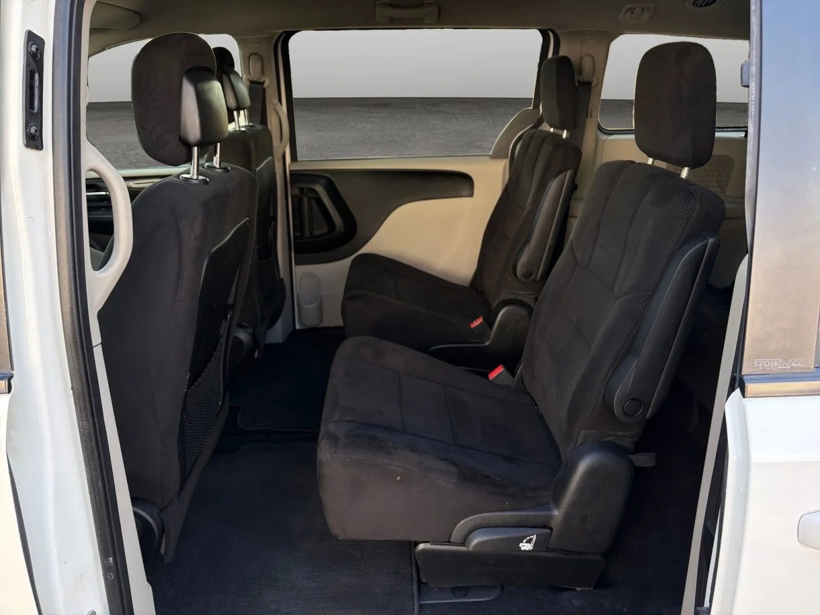 Used 2012 Dodge Grand Caravan SE image 12