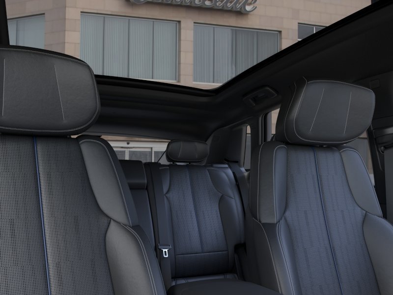 New 2026 Cadillac Lyriq Luxury AWD/4WD image 24