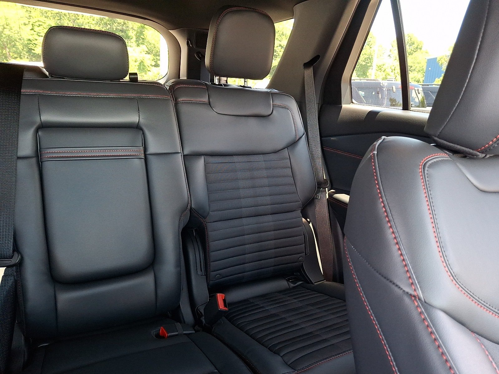 New 2026 Ford Explorer ST-Line w/ ST-Line Street Pack AWD/4WD image 12