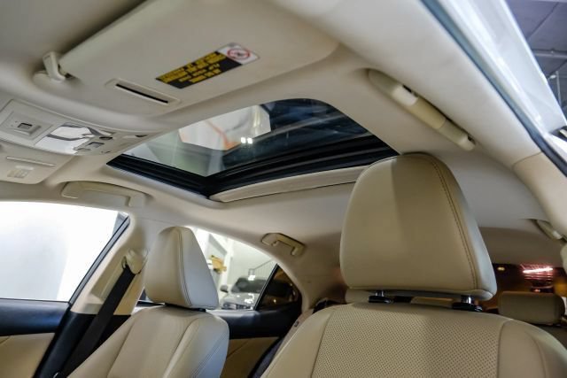 Used 2017 Lexus IS 200t w/ Premium Package RWD image 6