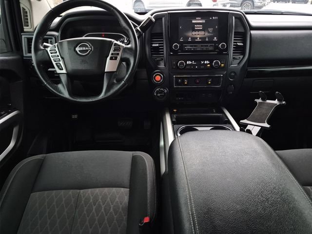 Used 2024 Nissan Titan SV w/ SV Convenience Package image 19
