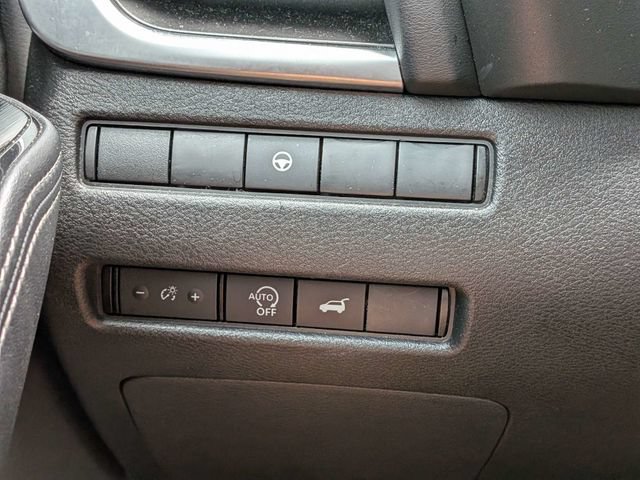 Used 2025 Nissan Rogue SV FWD image 22