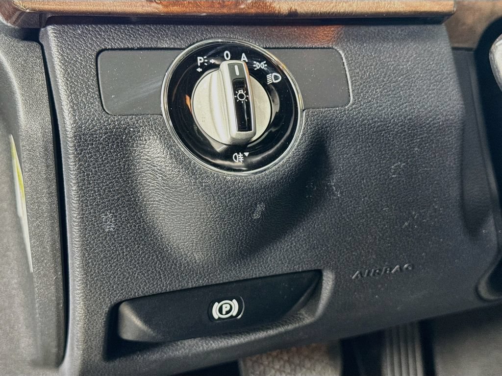 Used 2010 Mercedes-Benz E 550 Sedan image 10