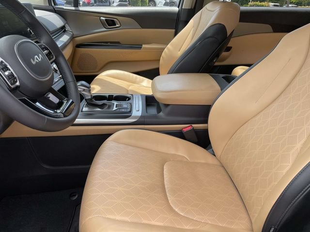 Certified 2024 Kia Carnival LX FWD image 15
