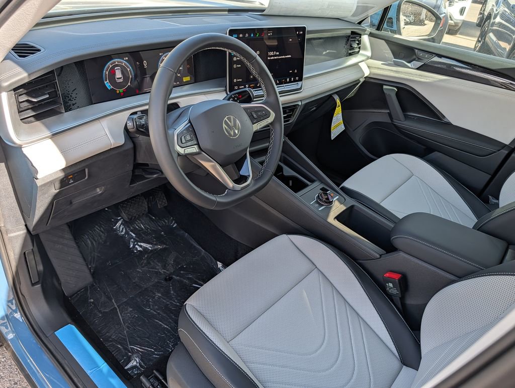New 2025 Volkswagen Tiguan SE image 10