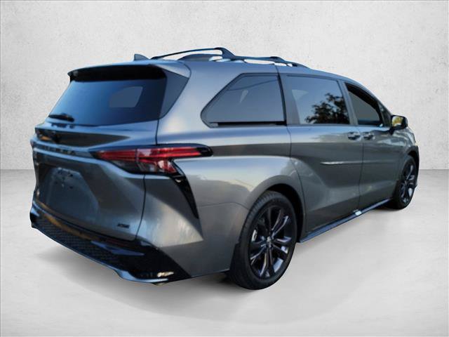 Used 2026 Toyota Sienna XSE FWD image 5