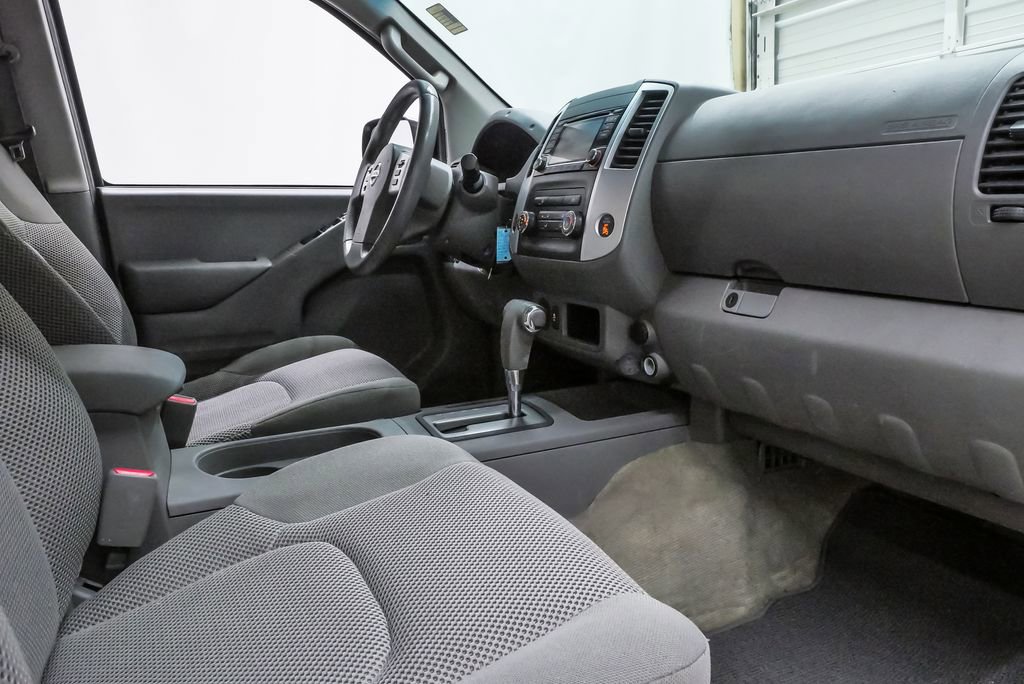 Used 2016 Nissan Frontier SV RWD image 12