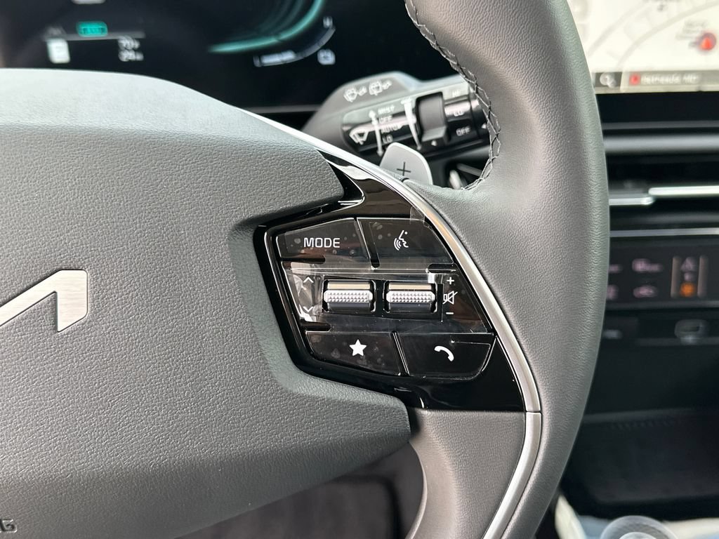 New 2026 Kia Niro EX FWD image 23