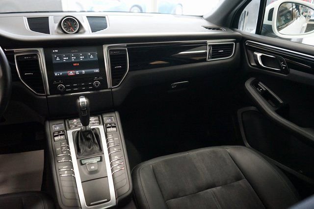 Used 2017 Porsche Macan S image 12