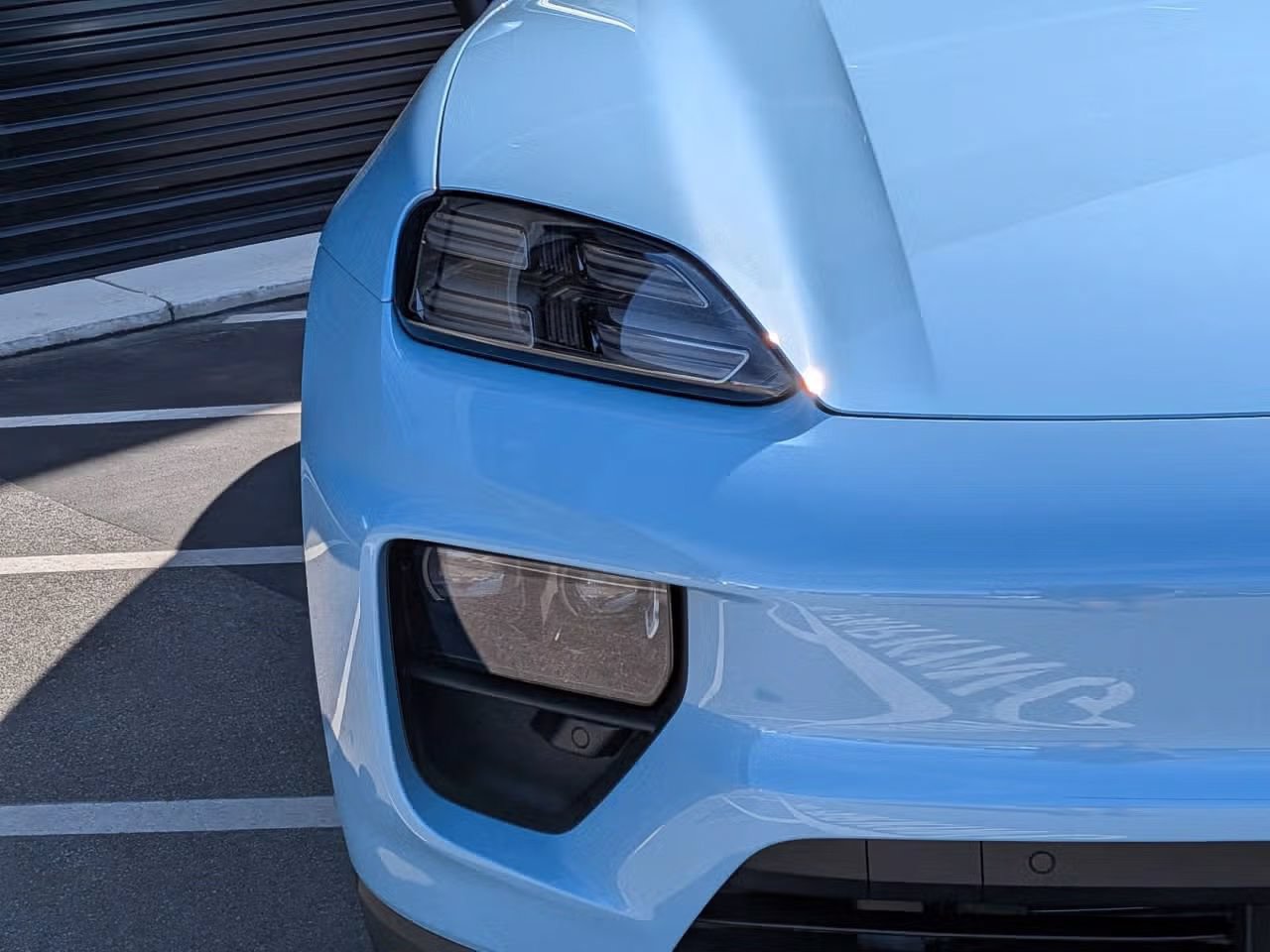 Certified 2026 Porsche Macan Electric RWD image 13