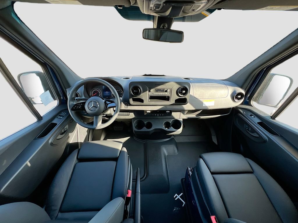 New 2025 Mercedes-Benz Sprinter 2500 image 9