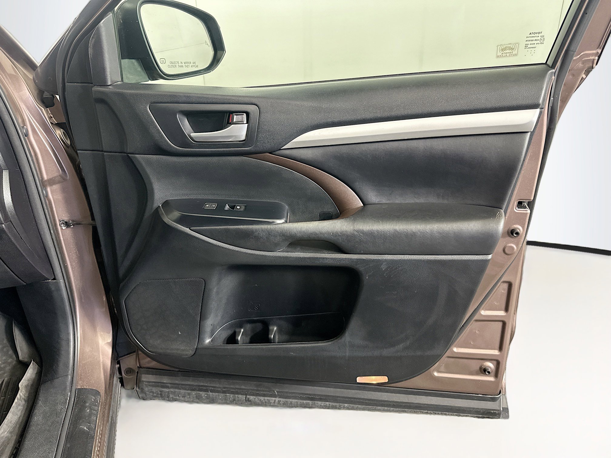 Used 2017 Toyota Highlander XLE FWD image 35