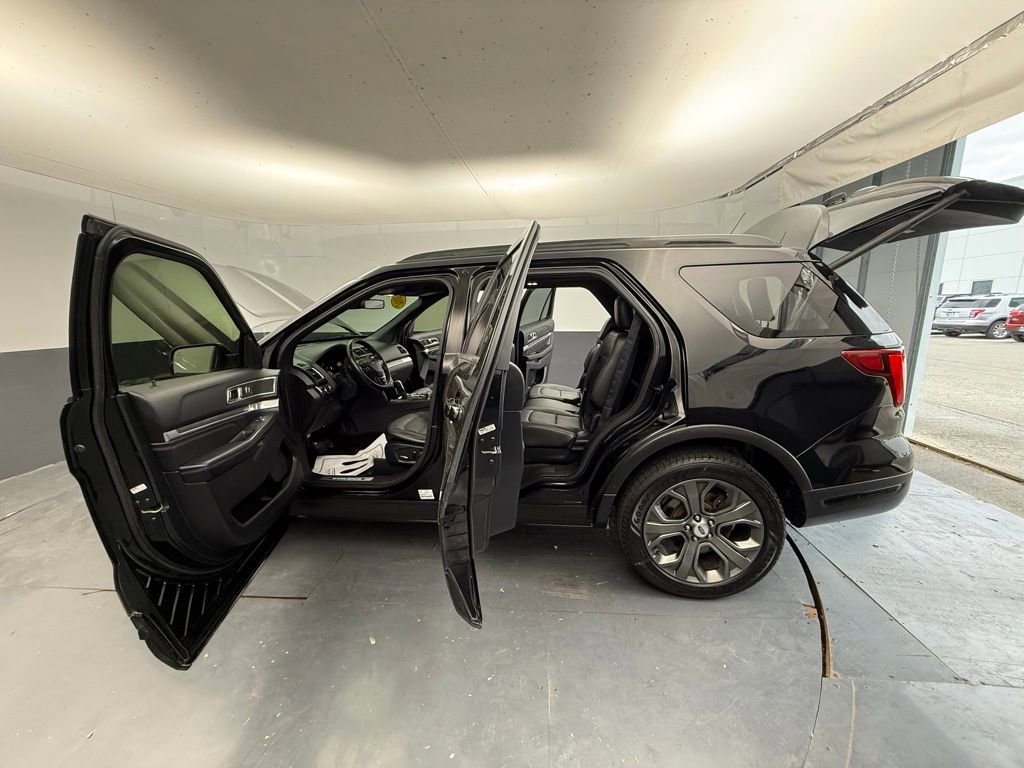 Used 2018 Ford Explorer Sport w/ Equipment Group 401A AWD/4WD image 18