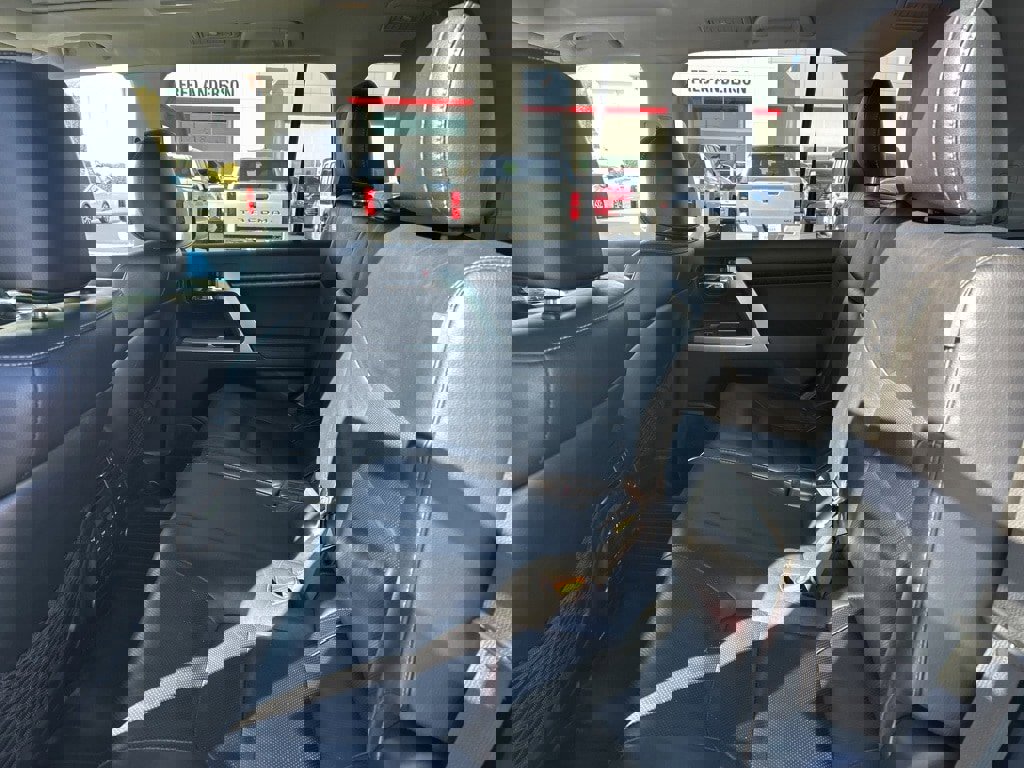 Used 2015 Toyota Land Cruiser image 14